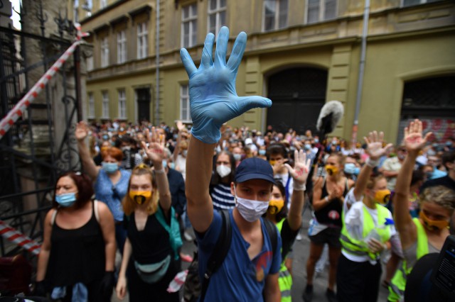 Ungaria: Manifestaţie în favoarea libertăţii academice, după suprimarea autonomiei Universităţii de Teatru şi Film