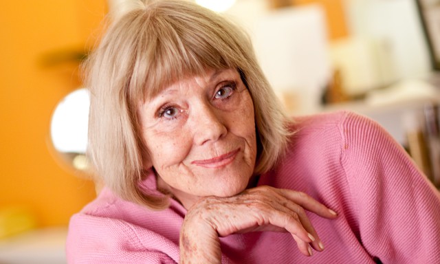 A murit actriţa britanică Diana Rigg, cunoscută din serialul clasic „The Avengers“ şi „Game of Thrones“