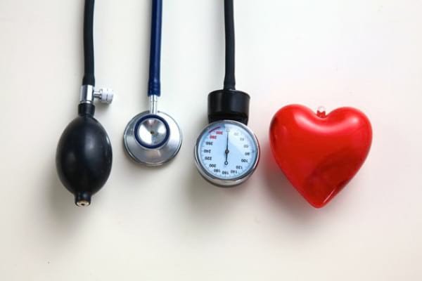 Doar 1 din 7 persoane obeze are tensiunea arterială și colesterolul la un nivel normal