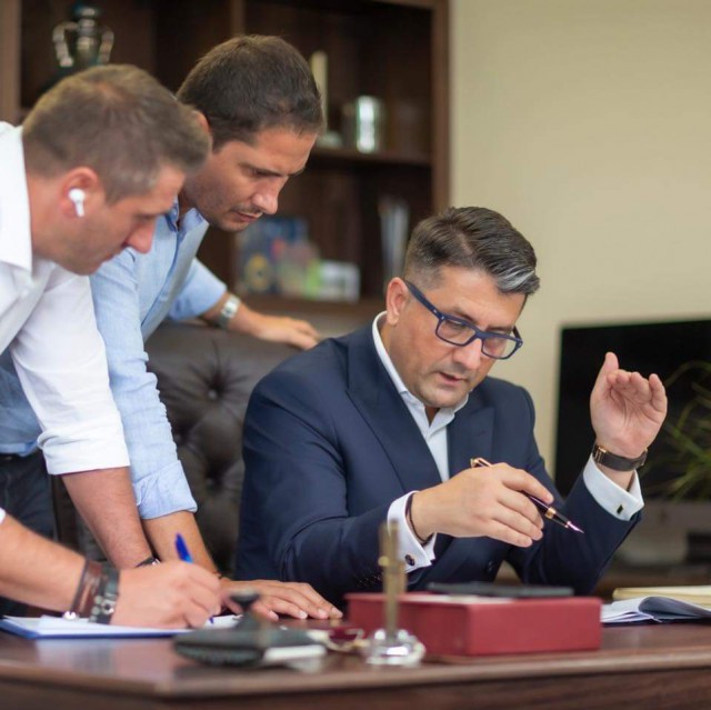 Făgădău, Babu, Răsăuțeanu