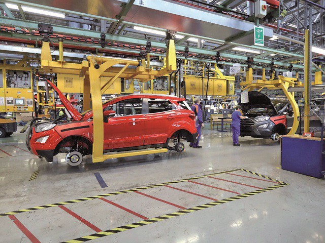 Ford va suspenda sau reduce producţia la opt din fabricile sale din SUA, Mexic şi Canada