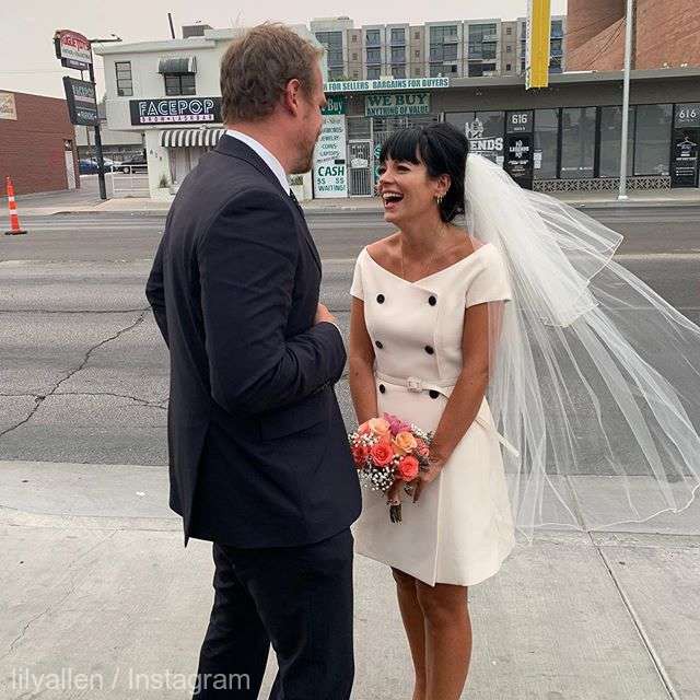 Cântăreaţa britanică Lily Allen s-a căsătorit în Las Vegas cu actorul David Harbour