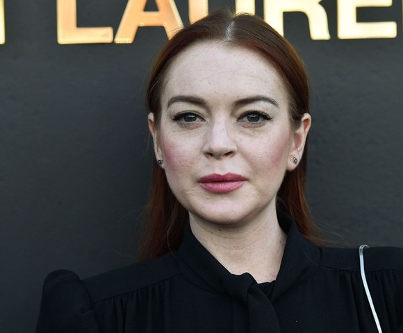 Lindsay Lohan a mai dat o țeapă! Actrița e dată în judecată pentru suma de 365.000 dolari
