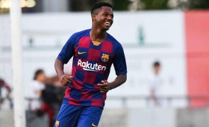 Atacantul echipei FC Barcelona, Ansu Fati, a suferit o contuzie la piciorul drept