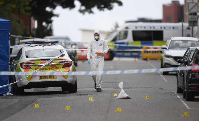 Regatul Unit: Poliţia acuză un bărbat de crimă şi tentative de crimă după atacurile de la Birmingham