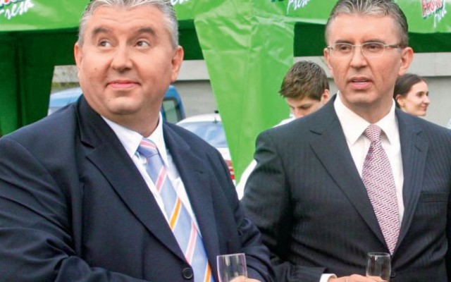 Cu datorii la ANAF, fraţii MICULA pregătesc un TUN IMOBILIAR în MAMAIA