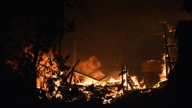 Tabăra de refugiaţi Moria din Lesbos, distrusă în întregime în urma unui incendiu cauzat de migranţi