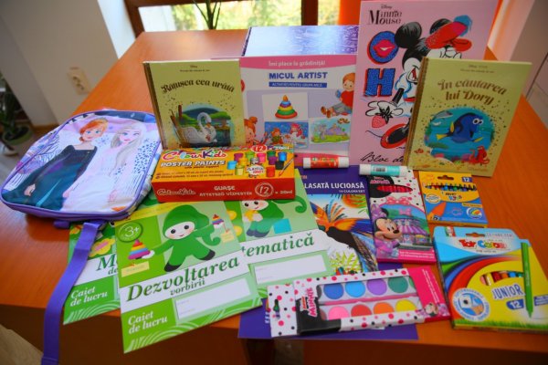 Ghiozdane şi rechizite pentru preşcolarii din Constanţa