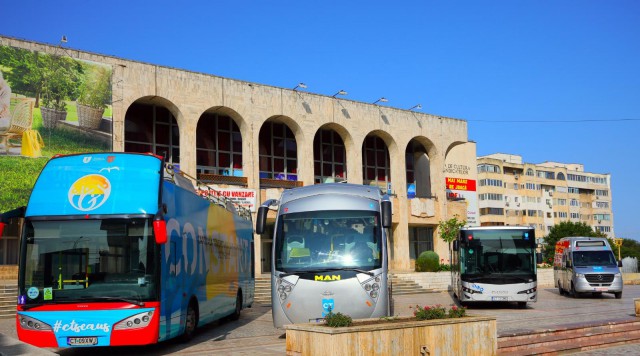 Noile modele de autobuze ale CT BUS, expuse, de luni, la Casa de Cultură