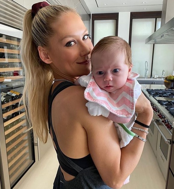 Masha, mezina Annei Kournikova şi a lui Enrique Iglesias a crescut şi este adorabilă