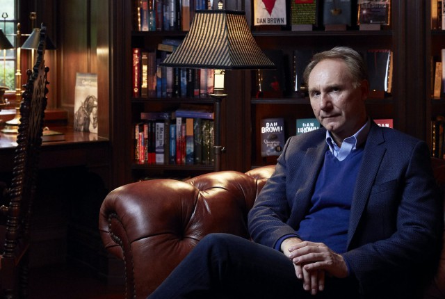 Mesajul scriitorului Dan Brown pentru România: Fanii români sunt pasionați de opera sa