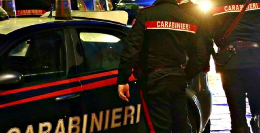 Două românce din Italia au fost sechestrate de un bărbat și obligate să consume cocaină
