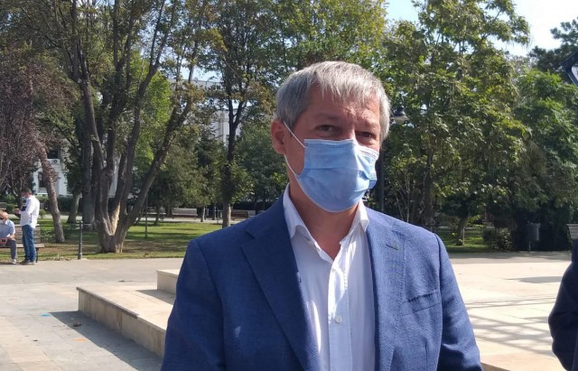 Cioloş: Fără predictibilitate, măsura suspendării activităţii fizice în şcoli nu este suficientă