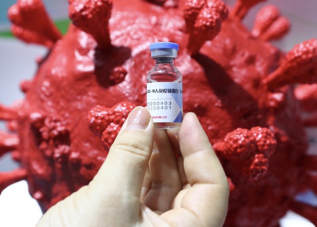 Emiratele Arabe Unite aprobă un vaccin împotriva COVID-19 pentru personalul medical