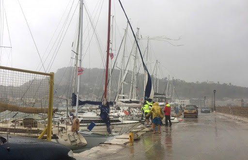 Grecia - O barcă cu zeci de refugiaţi, în derivă în zona afectată de ciclonul Ianos
