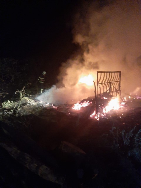 Incendiu de proporții: o magazie a ars complet