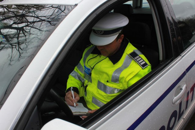 Fără PERMIS și cu numerele de înmatriculare provizorii EXPIRATE, pe drumurile din Constanța