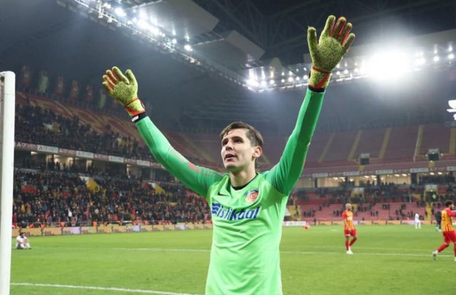 Portarul Silviu Lung jr şi-a anunţat retragerea din echipa naţională