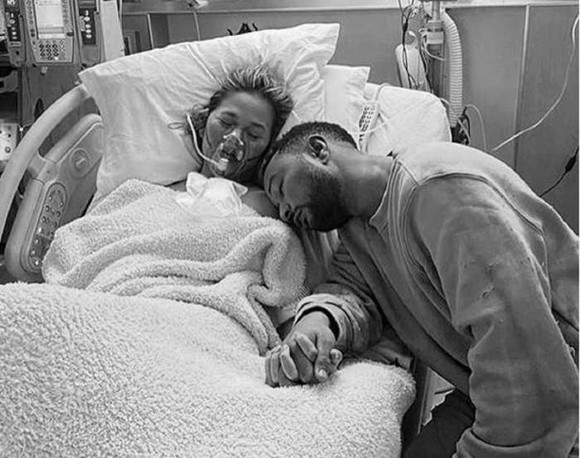 Dramă pentru Chrissy Teigen, soția lui John Legend! A pierdut cea de-a treia sarcină