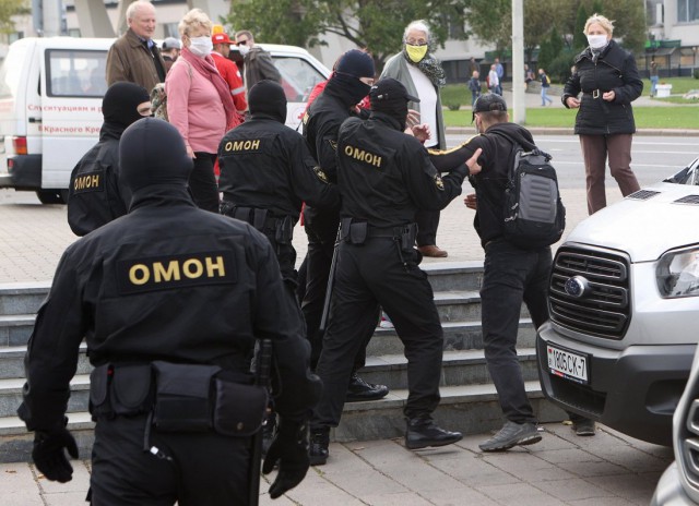 Poliţia din Belarus anunţă că a arestat 317 persoane la protestele de duminică