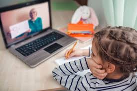CINE RĂSPUNDE de ELEV atunci când acesta este la cursurile ONLINE