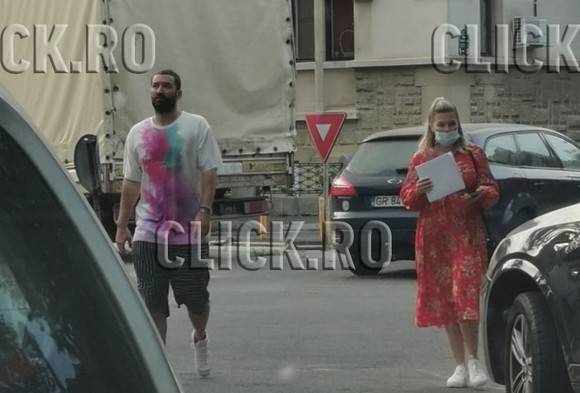 Primele poze cu Gina Pistol gravidă! Smiley a însoțit-o la ginecolog