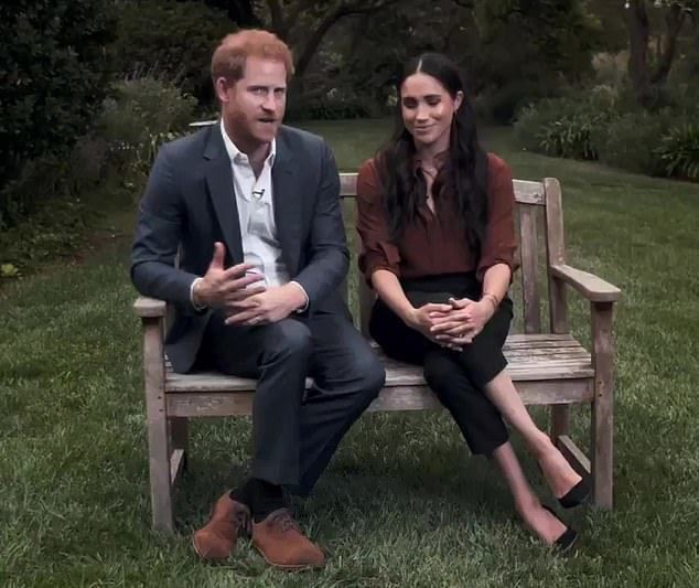 Prinţul Harry a arătat tensionat şi inconfortabil alături de Meghan