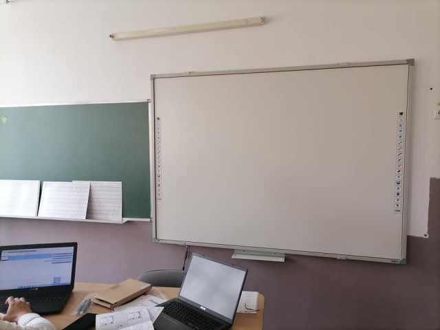 ŞCOLILE din judeţ îşi ACHIZIŢIONEAZĂ singure LAPTOPURI