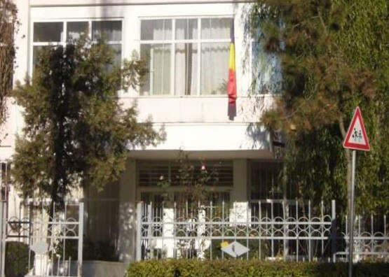 Trei PROFESORI și un ELEV de la Școala 37, confirmați cu COVID-19