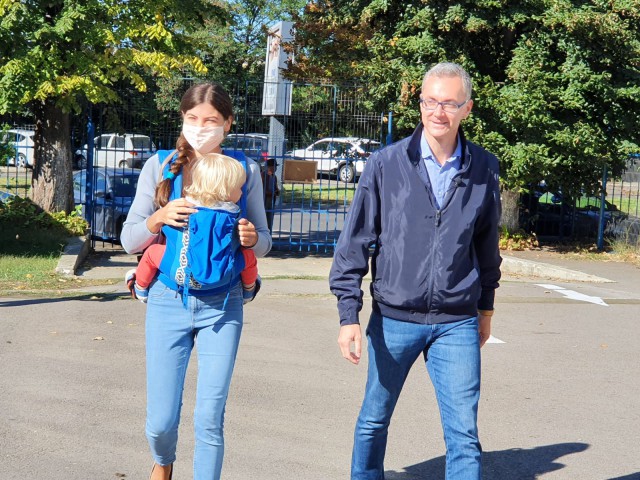 Stelian Ion a votat alături de soţie. VIDEO