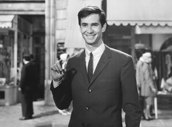 Anthony Perkins din filmul Psycho a renunţat la relaţiile cu bărbaţi pentru o femeie