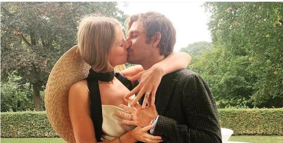 Toni Garrn, fosta iubită a lui Leonardo din Caprio, s-a măritat cu un actor