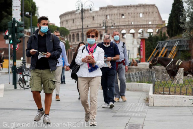 Coronavirus: Italia impune obligativitatea purtării măştii în exterior şi extinde starea de urgenţă