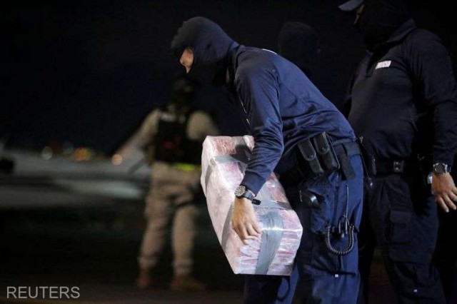 Costa Rica: Poliţia a capturat 3 tone de cocaină ascunsă într-un transport de banane cu destinaţia Anvers