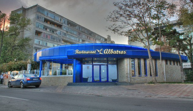 Restaurantul Albatros, AMENDAT din cauza unei POMENI