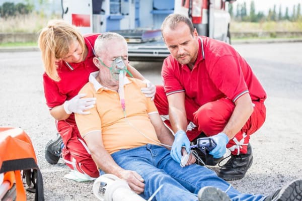 Ce să faci dacă cineva are un accident vascular cerebral