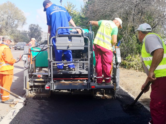 Continuă modernizarea infrastructurii pietonale pe bulevardul 1 Mai Vechi
