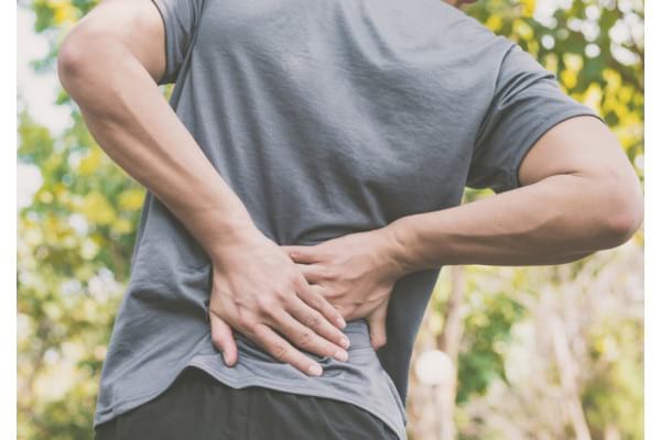 8 afecțiuni care favorizează criza de sciatică sau inflamarea nervului sciatic