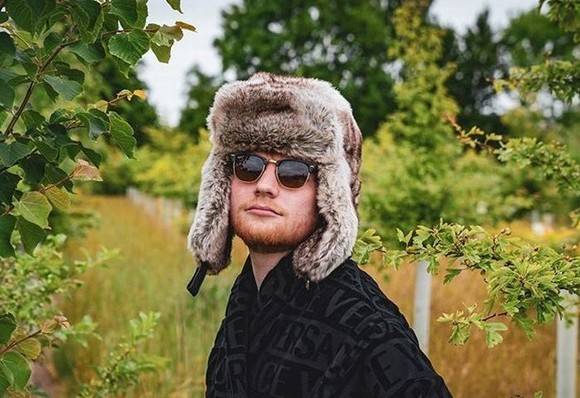 Ed Sheeran vrea să-și facă pădure pe luxoasa sa proprietate