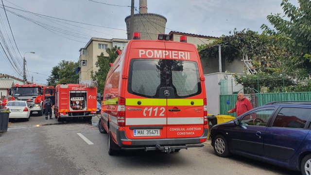 Incendiu în Constanţa, o MAGAZIE a luat FOC!
