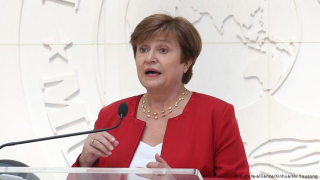 Şeful FMI cere menţinerea stimulentelor, deoarece economia mondială „nu a depăşit perioada critică“