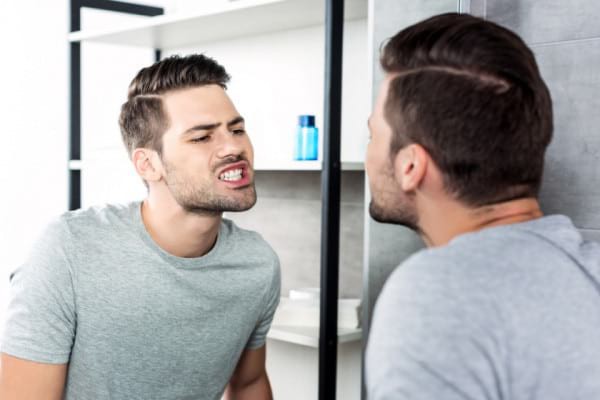 8 obiceiuri dăunătoare pentru dinți