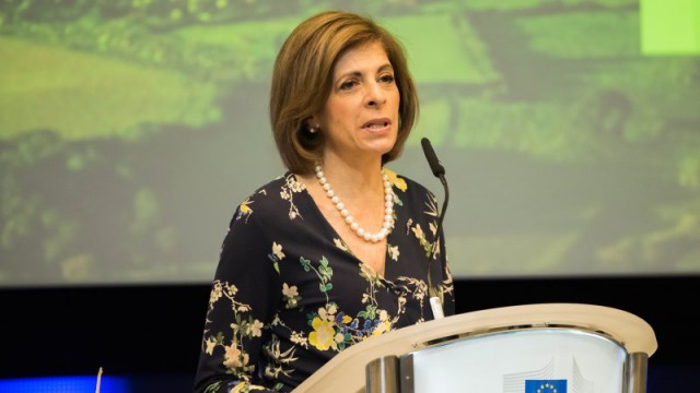 Comisarul european pentru sănătate avertizează statele UE că se impun măsuri pentru a evita izolarea