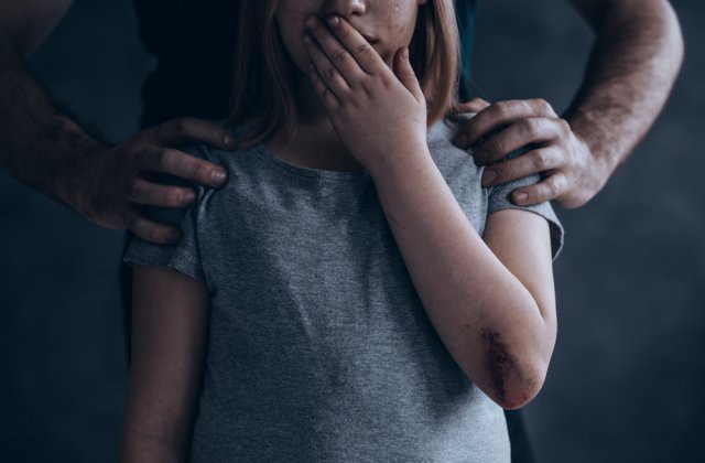 Iniţiativă în Parlament pentru înăsprirea pedepselor în cazul traficului de persoane şi al exploatării sexuale a minorilor