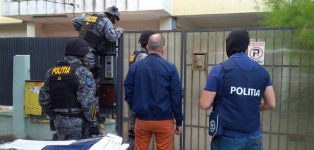 O întreagă familie de proxeneți din Tulcea, destructurată de procurori