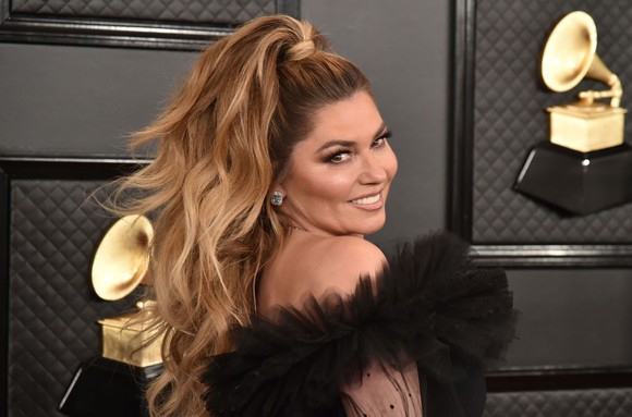 Shania Twain, o mare fană a cântărețelor tinere. Nu vă vine să credeți ce muzică ascultă
