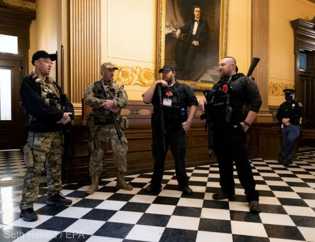 SUA: 13 persoane, arestate sub acuzaţia că au conspirat pentru răpirea guvernatoarei democrate din Michigan