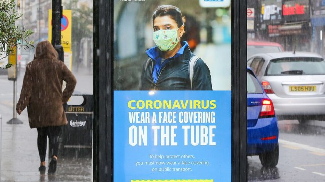 Coronavirus: Restricţii locale înăsprite în Regatul Unit. Se vorbeşte despre un „Crăciun online“