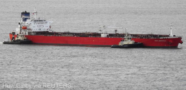 Echipajul unui petrolier, ameninţat de pasageri clandestini în sudul Marii Britanii