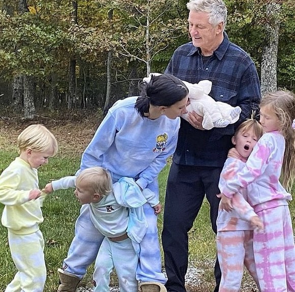 Alec Baldwin are cinci copii până în șapte ani. E haos la el acasă